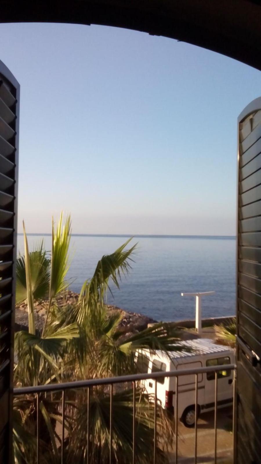 Casa De Sueno En La Playa Villa Adra Bagian luar foto